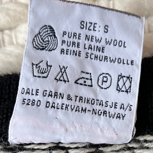 Dale of Norway Women’s Small Wool Cardigan Sweater Navy Fair Isle Ski Snowflake - Picture 5 of 8